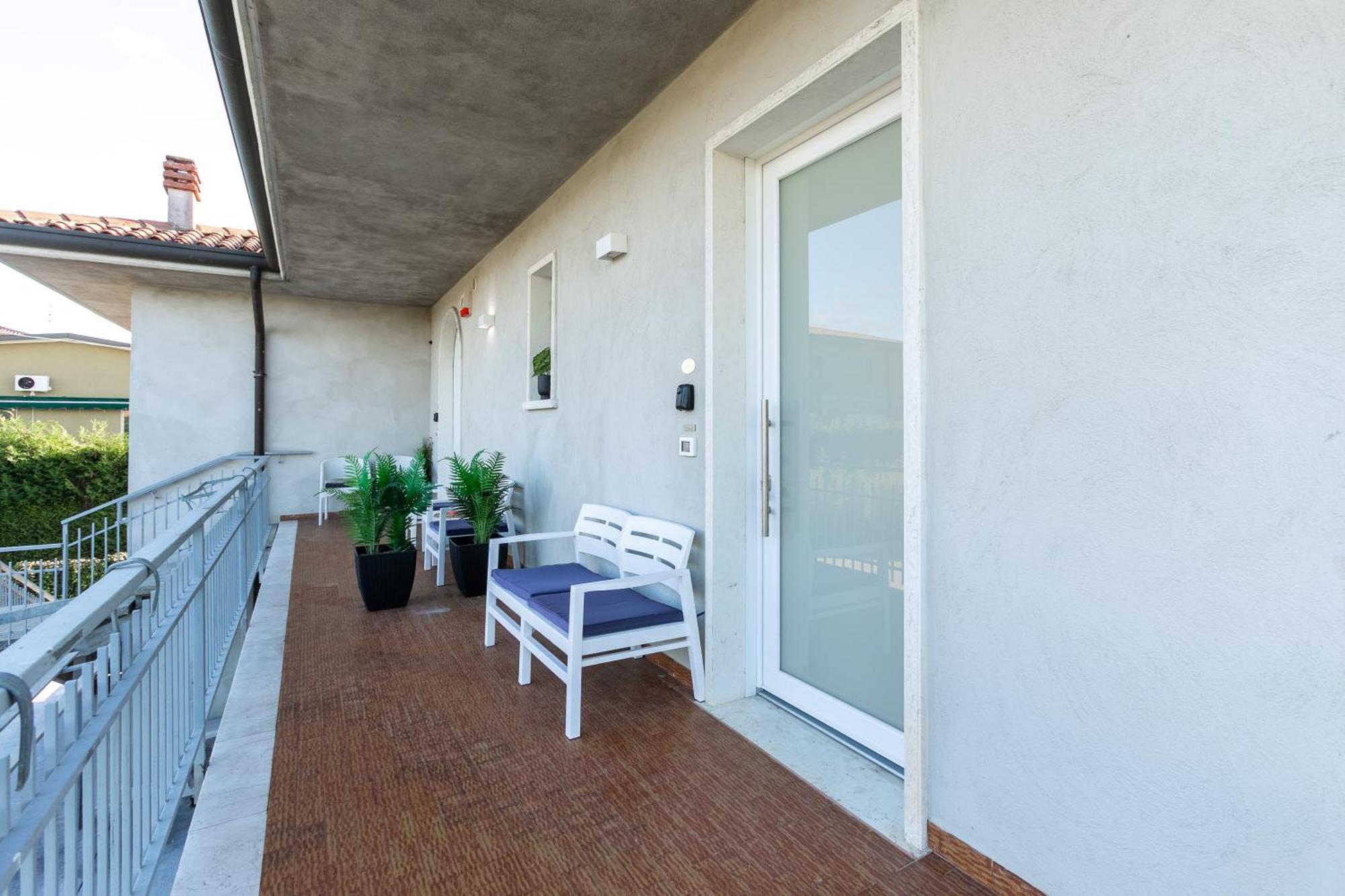 Apartament Blu Sky Garda Castelnuovo del Garda Zewnętrze zdjęcie